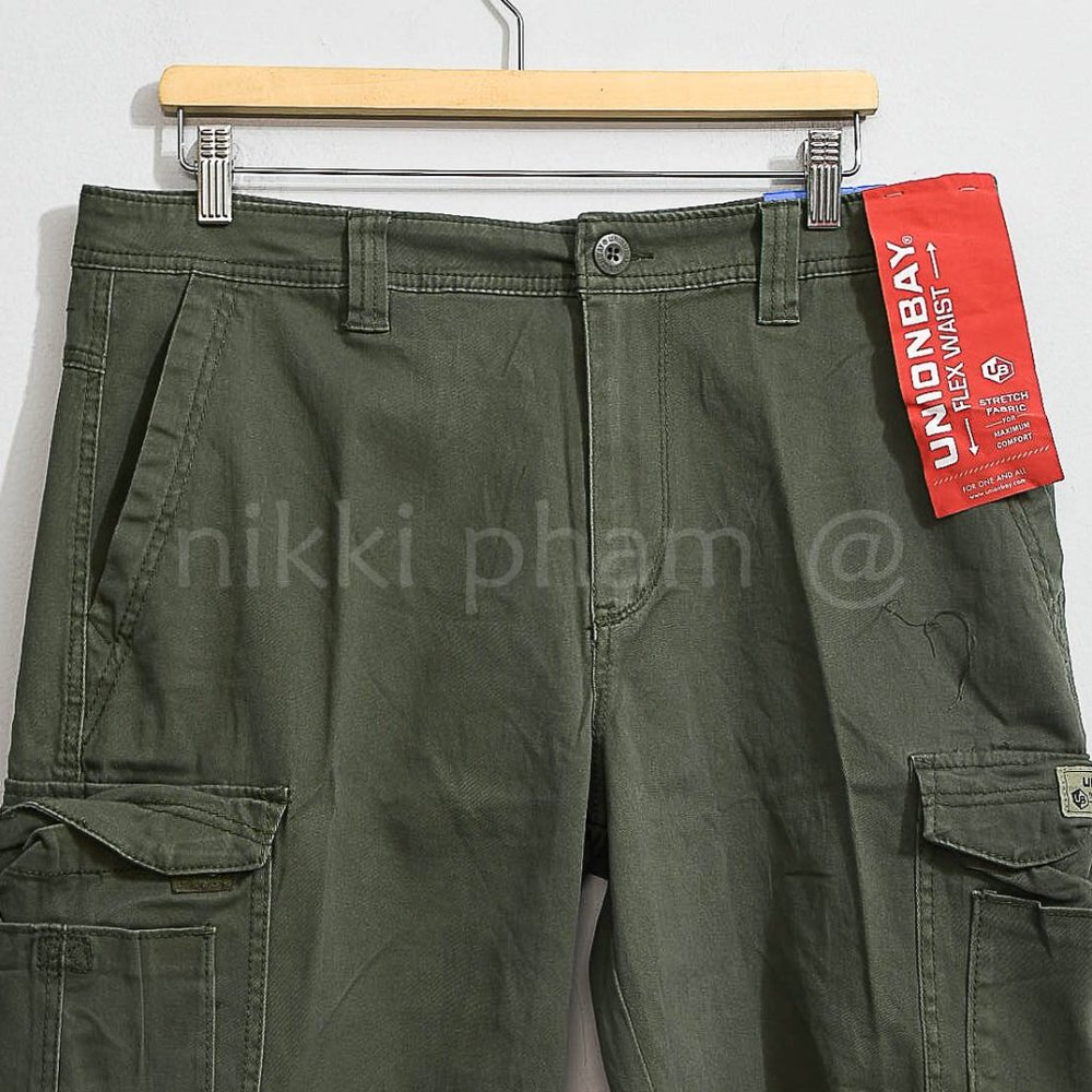 NWT ! Men Unionbay Cargo Shorts in Green - Picture 2 of 4